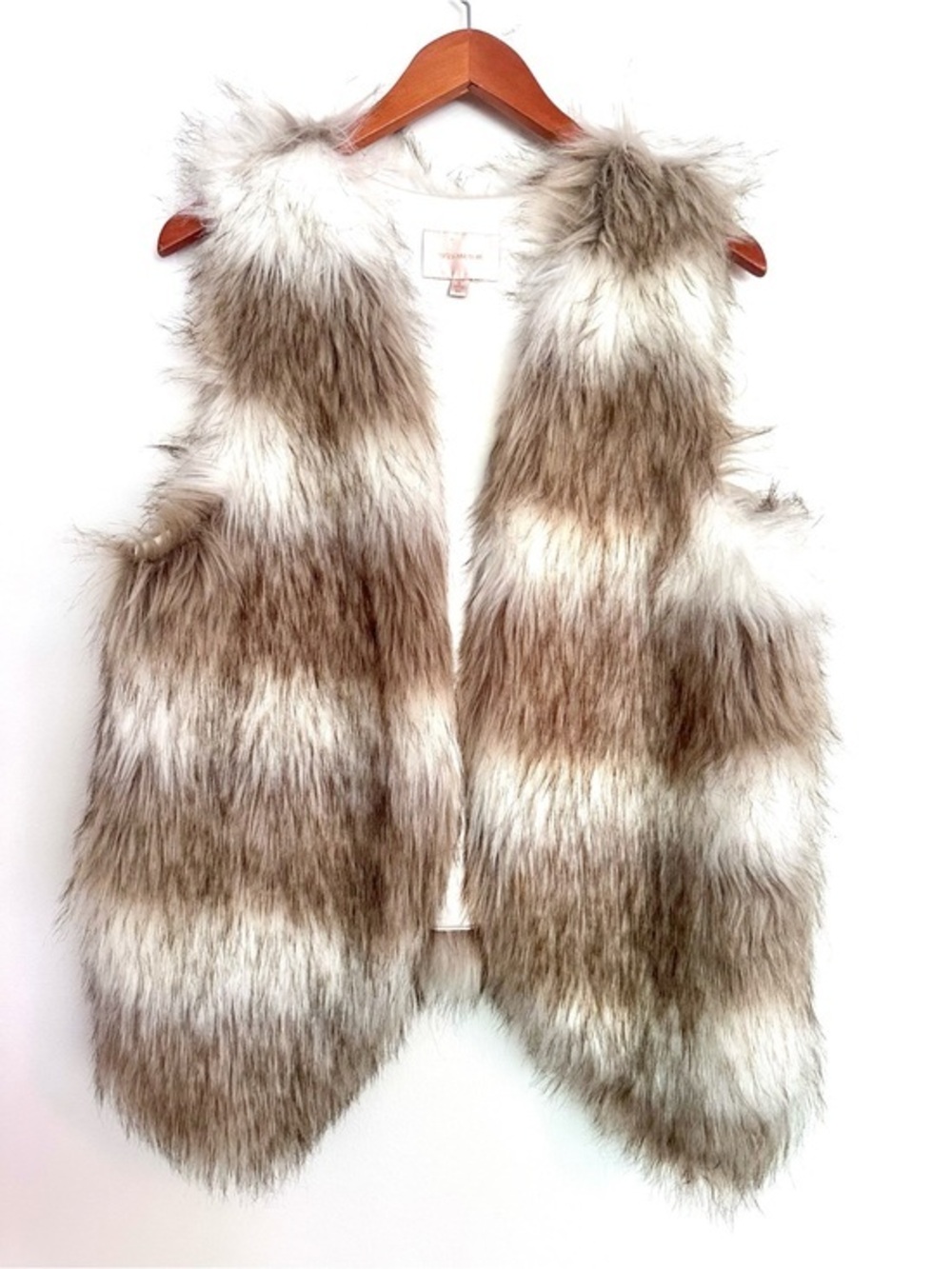 Skies Are Blue Cream and Tan Faux Fur Vest Size Medium